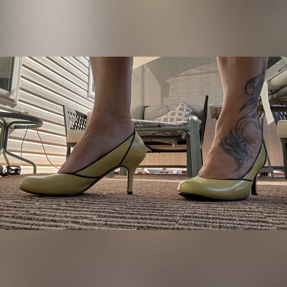 Yellow Classic Heels with Rounded Toe - Picture 3 of 7